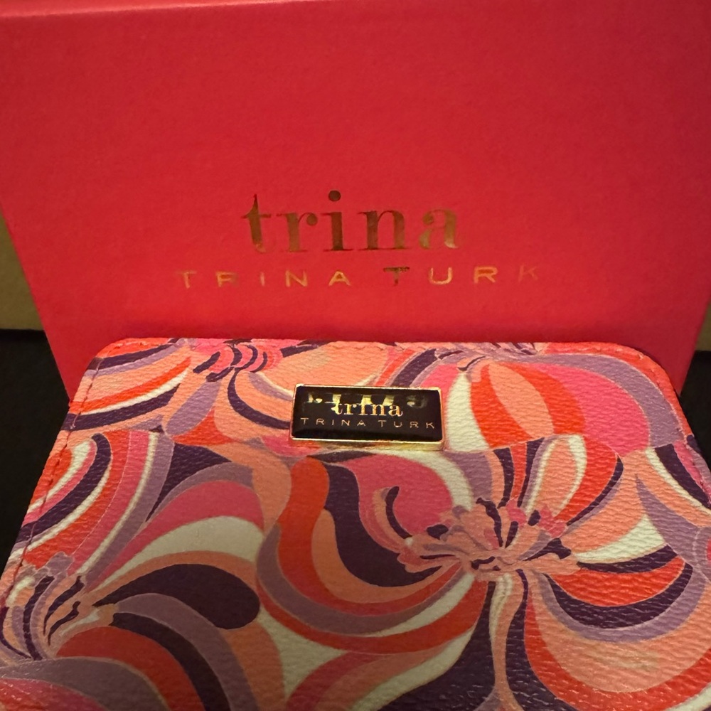 Trina Turk Small zip wallet NWT Boxed  $58 
5”x3.5” Sea Anemone design - Picture 2 of 4